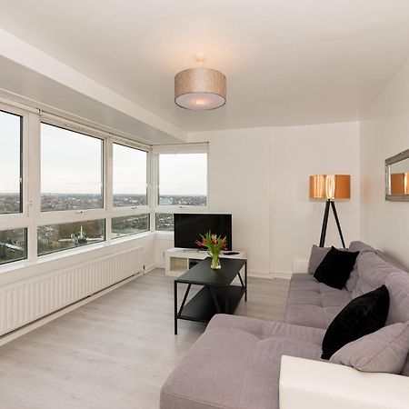 Panoramic Views Of The London Skyline Apartment Exterior photo