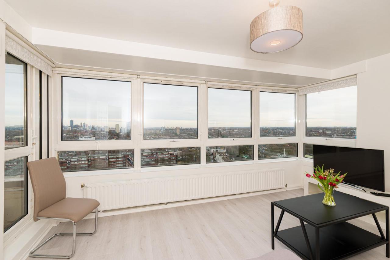 Panoramic Views Of The London Skyline Apartment Exterior photo