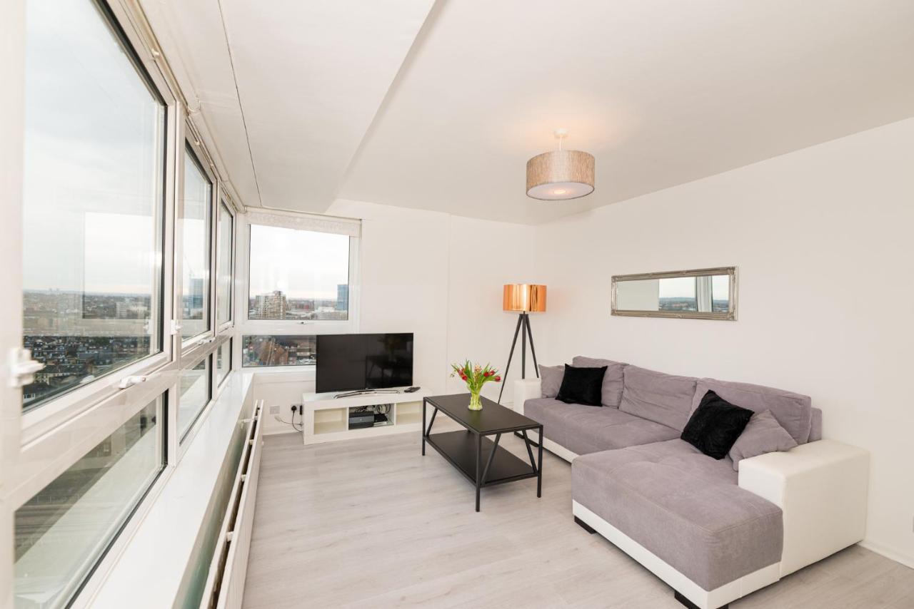 Panoramic Views Of The London Skyline Apartment Exterior photo